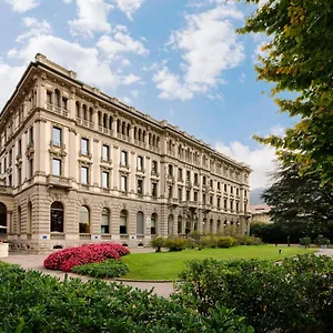 4* Szálloda Palace Lake